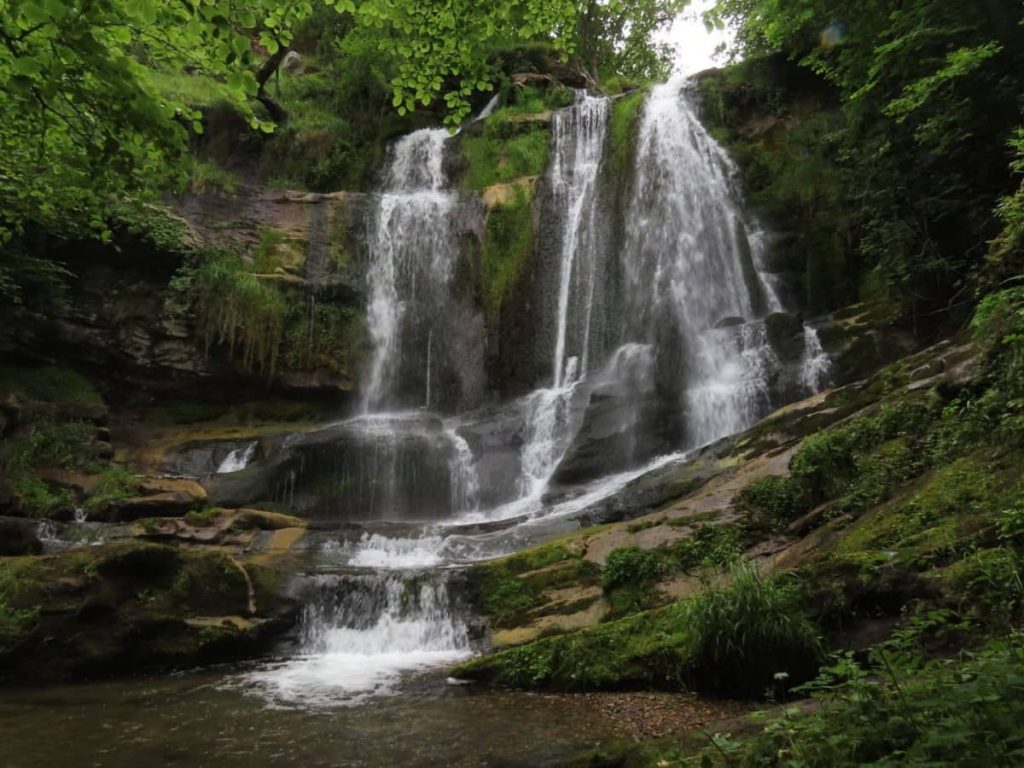 Cascadas Y Pozos Cantabria 1.jpg cantabria